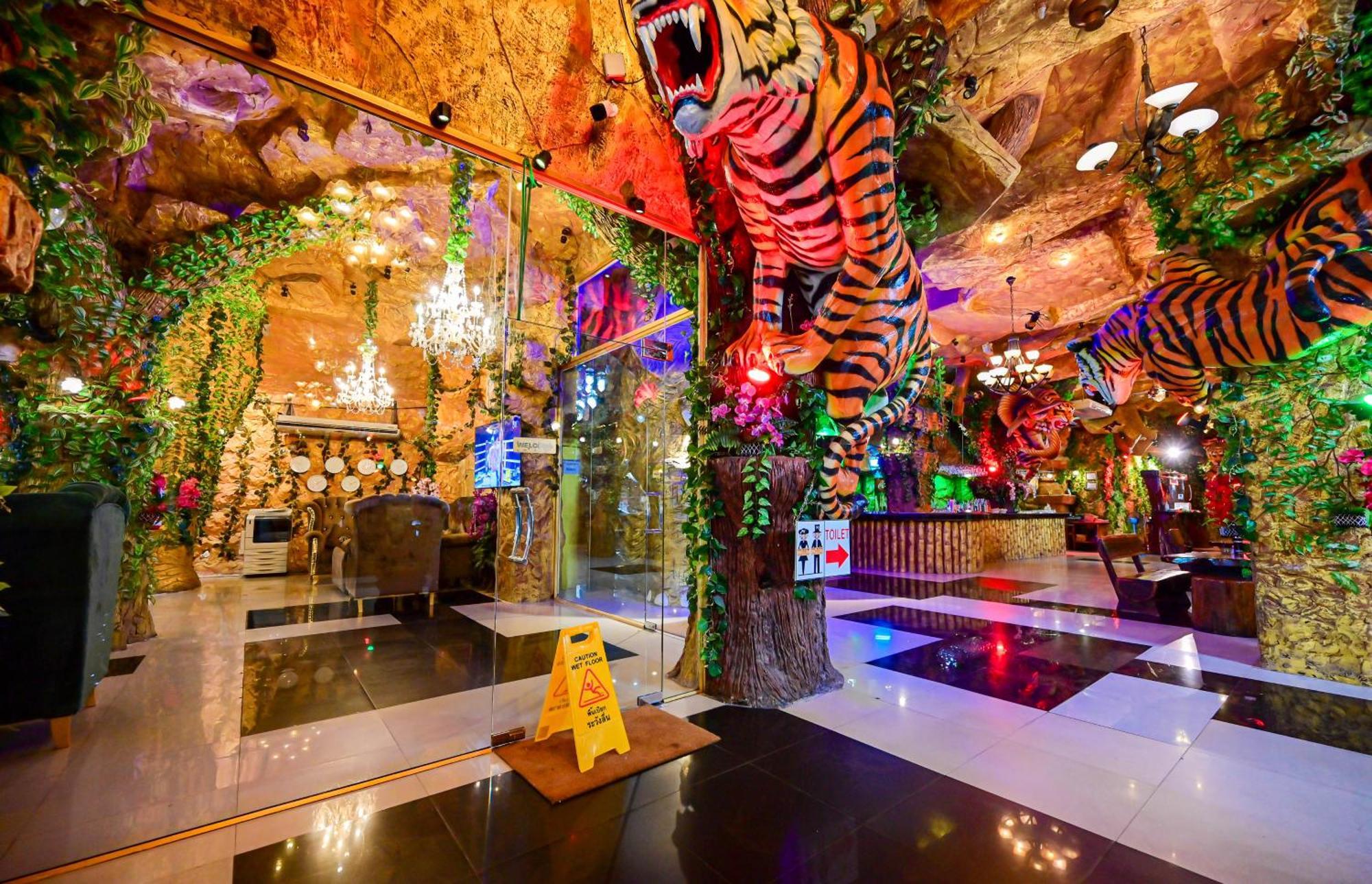 Tiger Complex Hotel Patong Eksteriør bilde